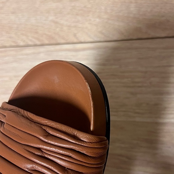 FRAME Le Reese Slides in Rushed Tobacco - Picture 7 of 8